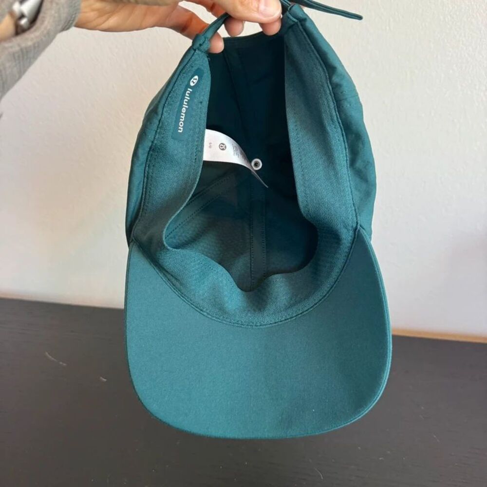 Lululemon hat - Picture 3 of 5
